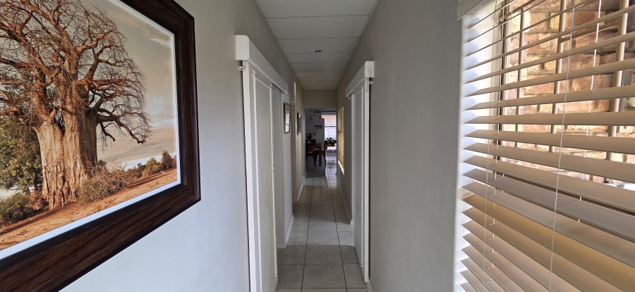 3 Bedroom Property for Sale in Roylglen Gardens Northern Cape